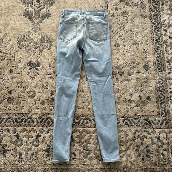 Good American Women's Light Wash Distressed Destroyed Skinny Denim Jeans 0/25 - Picture 6 of 8